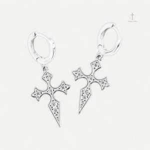 Croix gothique en métal pour un style alternatif unique