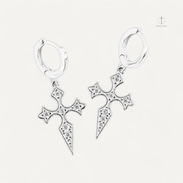 Croix gothique en métal pour un style alternatif unique