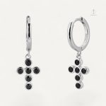 Boucles d'oreilles croix noires élégantes