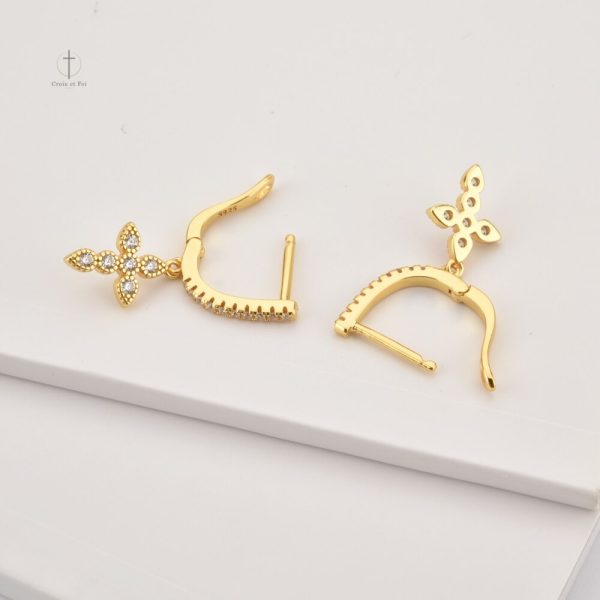 Bijoux croix pendants pour une touche de sophistication