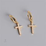Bijoux pendants croix pour sublimer votre look féminin