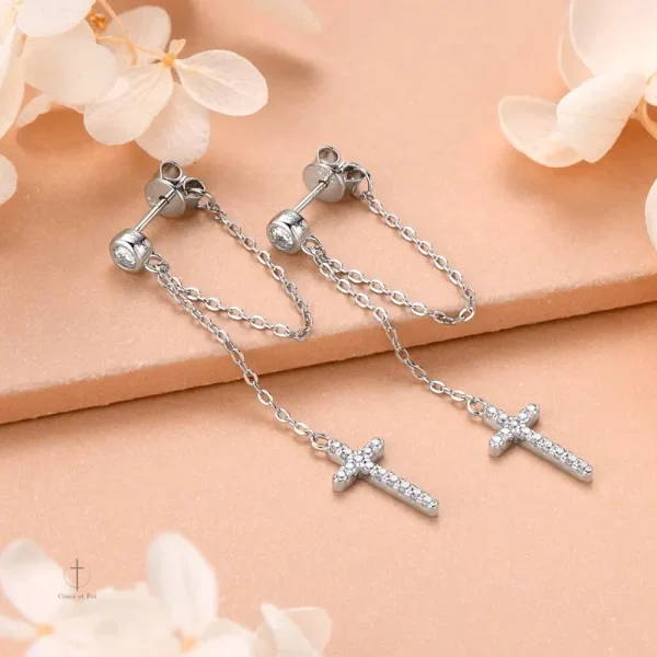 Bijoux en croix plaqué or pour un look chic