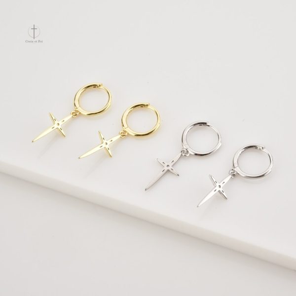 Boucles d'oreilles élégantes en forme de croix