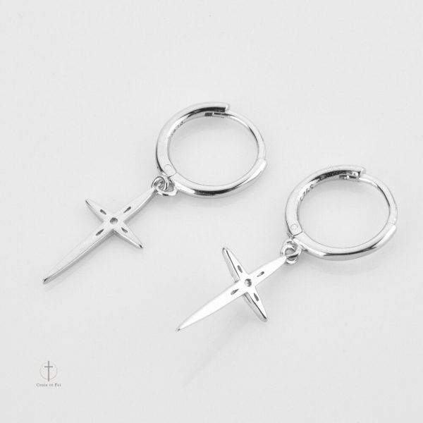 Accessoire symbolique croix pour un look unique