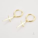 Créations de boucles d'oreilles croisées tendance
