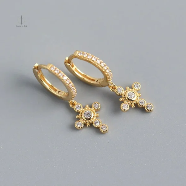 Boucles d'oreilles vintage avec motif croix distinctif