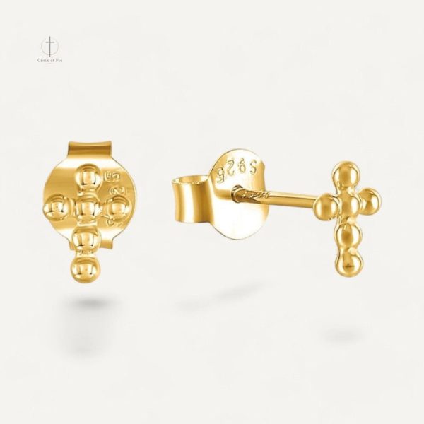 Boucles d'oreilles mini croix en design élégant