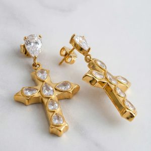 Croix majesté dorée pour une touche d'élégance