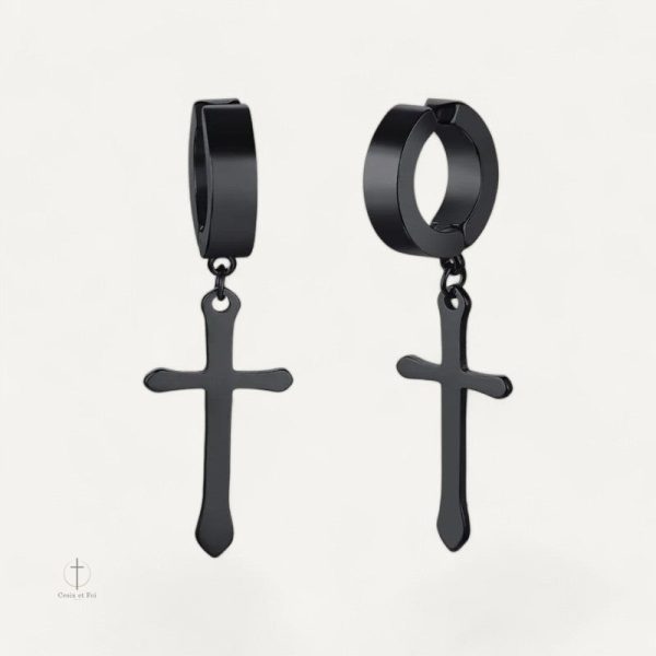 Accessoire chic : boucles d'oreilles croix stylées et modernes