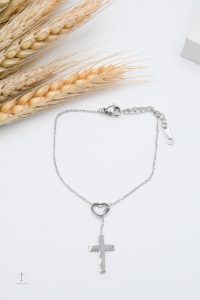 Bracelet Croix unique, alliant esthétique et dévotion spirituelle