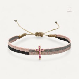 Bracelet avec breloque croix au style boho