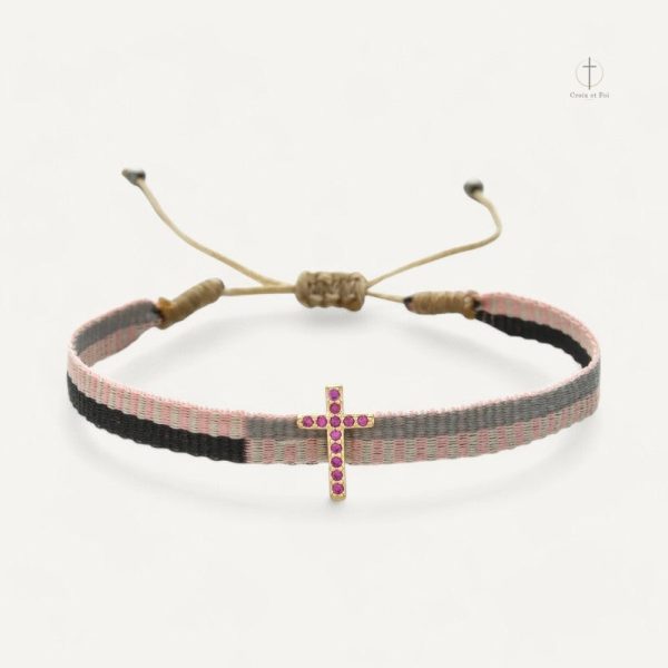 Bracelet avec breloque croix au style boho