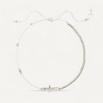 Accessoire de mode : bracelet en perles et croix