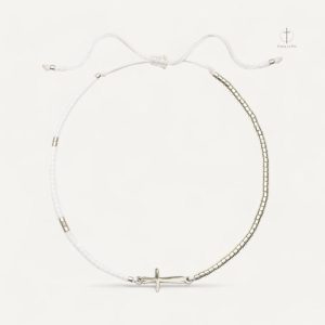 Accessoire de mode : bracelet en perles et croix