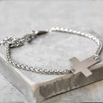 Bracelet croix, unisexe, parfait pour exprimer sa foi
