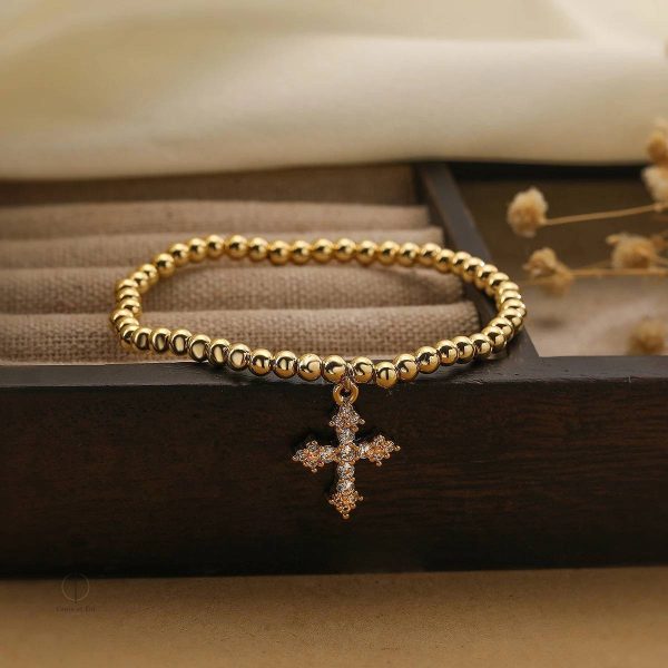 Bracelet Croix, un accessoire spirituel au style rétro