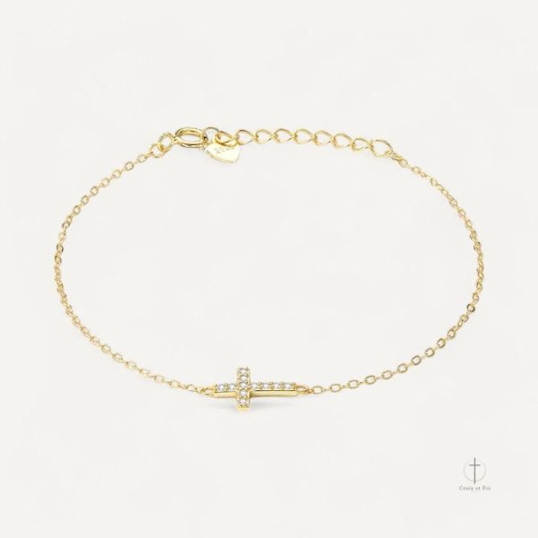 Accessoire tendance : bracelet croix ajustable pour tous