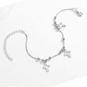 Bracelet argenté à triple croix élégante