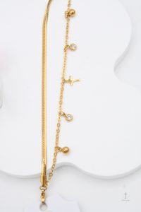 Bracelet Croix Charms avec éclats brillants