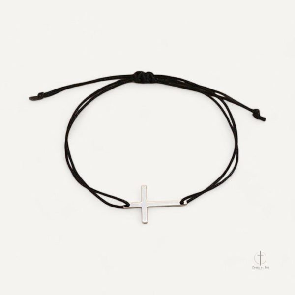 Élégant bracelet avec croix en cordon