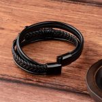 Bijou en Cuir avec Croix pour homme