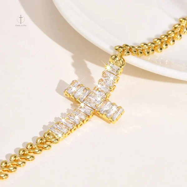 Accessoire mode croix avec pierre zirconium