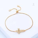 Bracelet chic en croix, un classique revisité