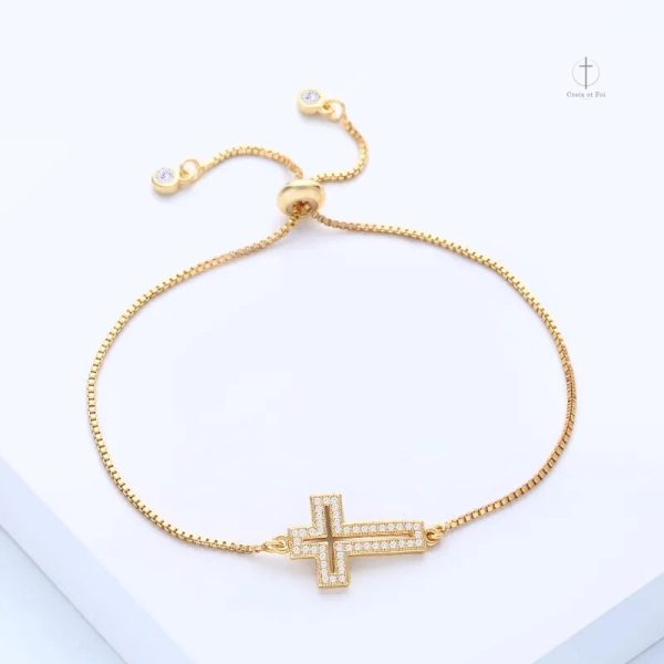 Bracelet chic en croix, un classique revisité