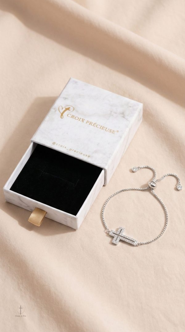 Style unique avec ce bracelet Croix minimaliste