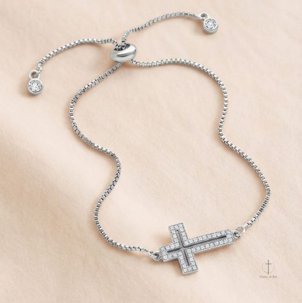 Bracelet Croix, un symbole d'élégance et de foi
