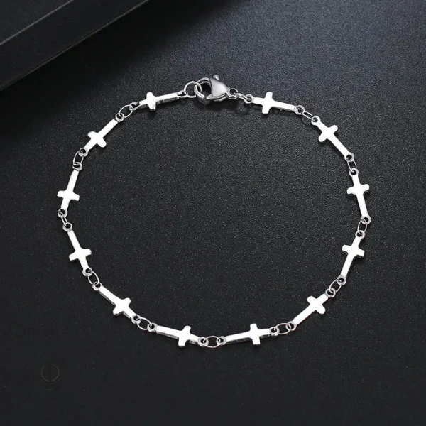 Bracelet stylé en acier, symbole de foi