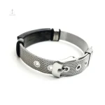 Bracelet moderne avec croix, design épuré