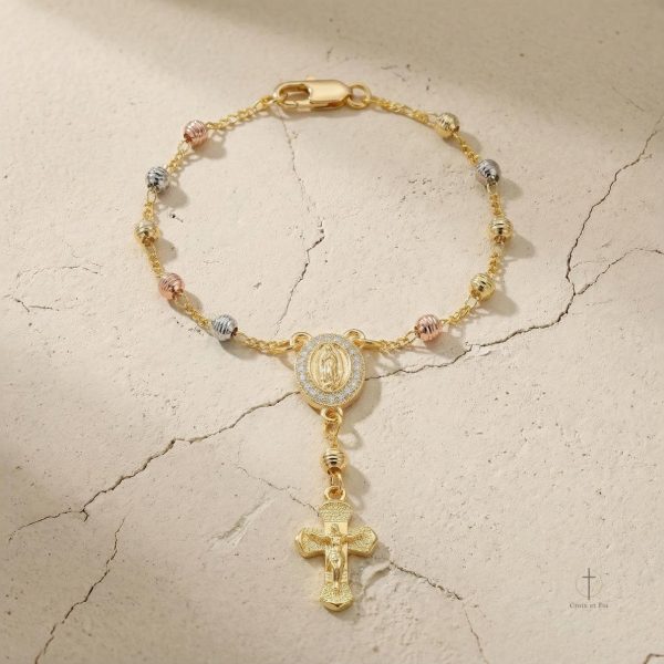 Élégant bracelet Croix avec médaille en plusieurs couleurs