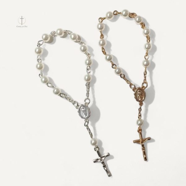 Bracelet Croix stylé, accessoire essentiel pour toute tenue