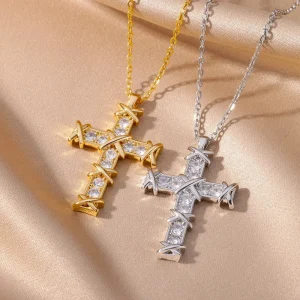 Bijoux Croix en chaîne, accessoire tendance et symbolique