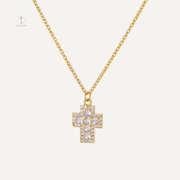 chaine-croix-femme-1 Chaîne Croix Femme élégante en métal argenté