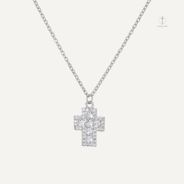 Bijoux Croix pour femme, design raffiné et moderne