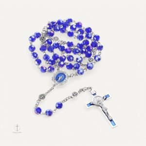 Chapelet bleu en perles pour la prière