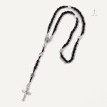 Chapelet marron avec crucifix en perles