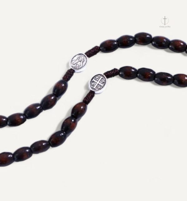 Chapelet en perles marron, accessoire de prière traditionnel
