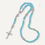 Chapelet décoratif avec crucifix argenté
