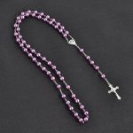 Accessoire religieux violet, idéal pour les moments de dévotion