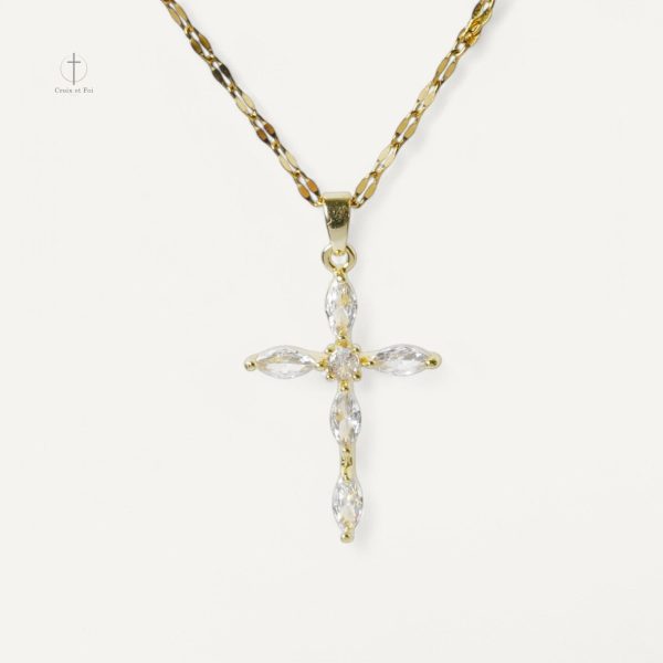 Collier femme en hommage à la foi chrétienne