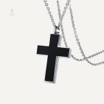 Collier avec charme Croix intemporel