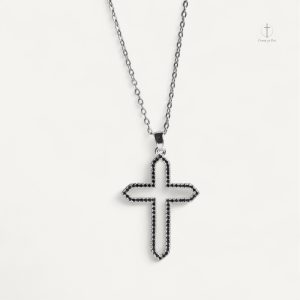 Bijou Croix design élégant noir