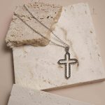Collier Croix intemporel chic