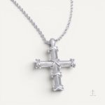 Bijou croix raffinée pour un style unique