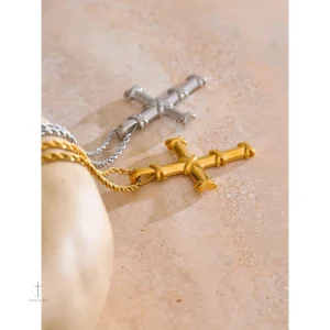 Collier de croix, symbole d'alliance durable