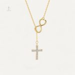 Collier Croix Infini en métal élégant