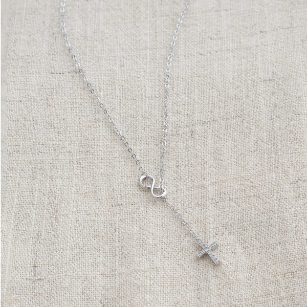 Collier sobre Croix inspiré du symbole infini